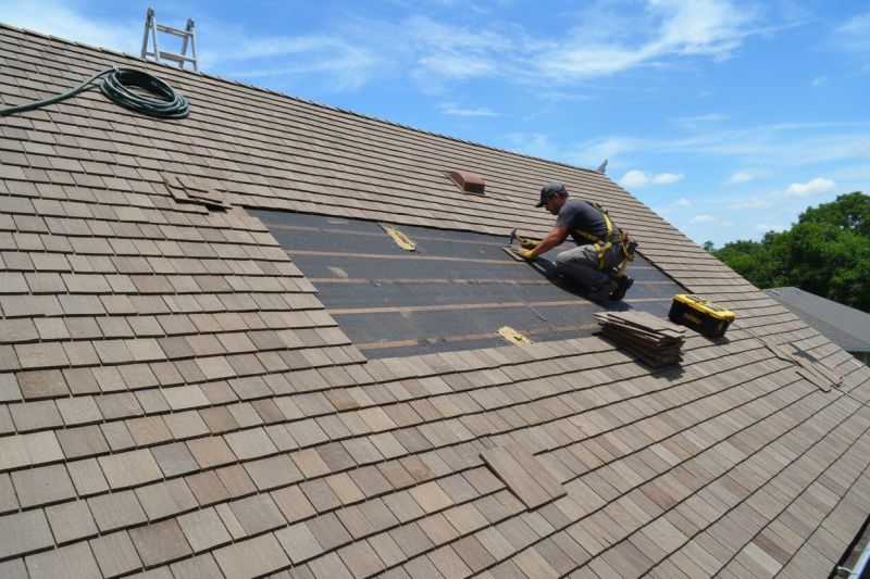 Wood Shake Roof Repair in Chagrin Falls, OH
